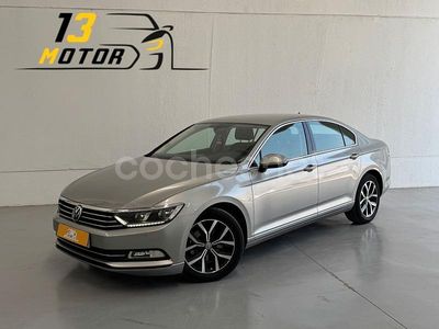 Gris / plata Usado 2015 VW Passat Advance Berlina | 15.490 € (Precio justo)