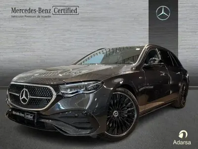 Usado Mercedes E300 313 CV (230 kW) 2025 Gris / plata Familiar