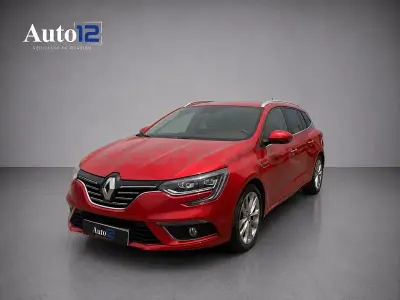 Usado Renault Mégane GrandTour Zen 130 CV (95 kW) 2017 Granate Familiar
