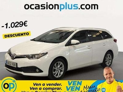 Usado Toyota Auris Touring Sports Active 116 CV (85 kW) 2017 Blanco Familiar