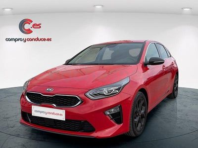 Occasion Kia Ceed 140 PK (102 kW) 2018 Rood Hatchback