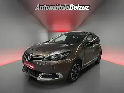 Usado Renault Scénic III Bose Edition 130 CV (95 kW) 2014 Marrón Monovolumen