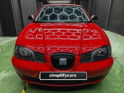 Usado Seat Ibiza Reference 64 CV (47 kW) 2004 Rojo Utilitario