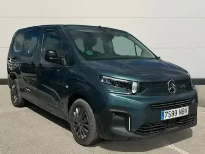 Usado Citroën Berlingo 130 CV (95 kW) 2025 Azul Monovolumen
