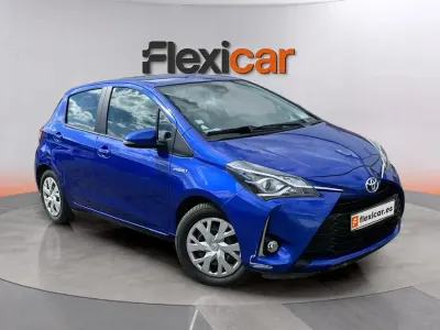 Occasion Toyota Yaris Hybrid Active 100 PK (73 kW) 2020 Blauw Sedan