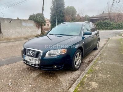 Usado Audi A4 140 CV (102 kW) 2007 Azul Familiar