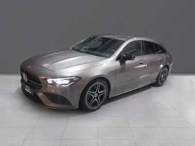 Usado Mercedes CLA200 Shooting Brake 150 CV (110 kW) 2022 Gris Familiar
