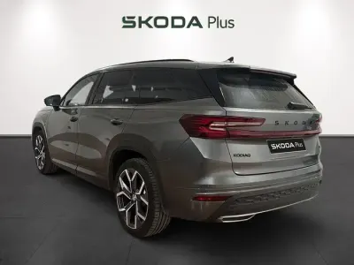 Usado Skoda Kodiaq SportLine 204 CV (150 kW) 2025 Gris SUV
