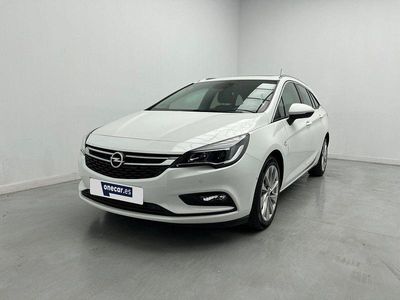 Blanco alpino Usado 2017 Opel Astra Excellence Familiar | 13.490 € (Un poco caro)