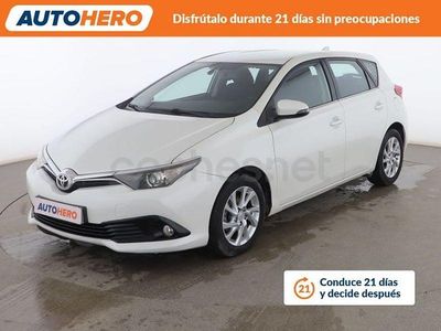 Usado Toyota Auris Active 116 CV (85 kW) 2016 Blanco Berlina