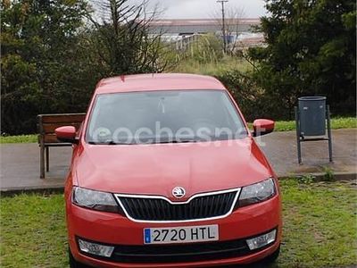 Usado Skoda Rapid Ambition 105 CV (77 kW) 2013 Rojo Berlina