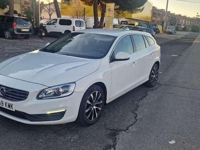 Usado Volvo V60 Momentum 150 CV (110 kW) 2018 Blanco Familiar