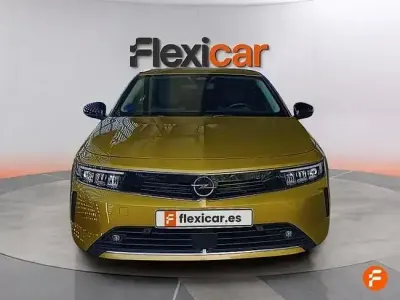 Usado Opel Astra 181 HP (133 kW) 2022 Amarelo Citadino