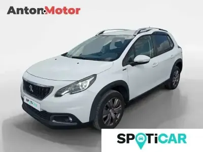 Usado Peugeot 2008 Signature Sky 100 CV (73 kW) 2019 Blanco SUV