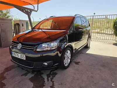 Usado VW Touran Advance 105 CV (77 kW) 2015 Negro Monovolumen