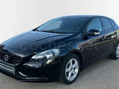 Usado Volvo V40 Kinetic 120 CV (88 kW) 2016 Negro Berlina