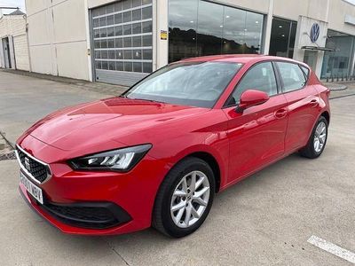 Rojo Usado 2022 Seat Leon Style Berlina | 18.490 € (Precio justo)