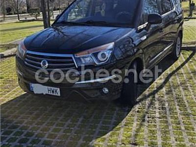 Usado Ssangyong (KGM) Rodius Limited 155 CV (114 kW) 2014 Negro Monovolumen