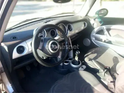 Usado Mini ONE 90 CV (66 kW) 2002 Gris / plata Utilitario