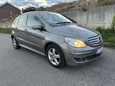 Mercedes B200