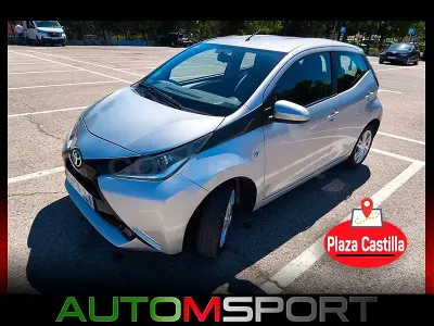 Usado Toyota Aygo X-cite 69 CV (50 kW) 2016 Gris / plata Utilitario