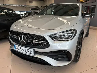 Usado Mercedes GLA200 150 CV (110 kW) 2021 Gris / plata SUV