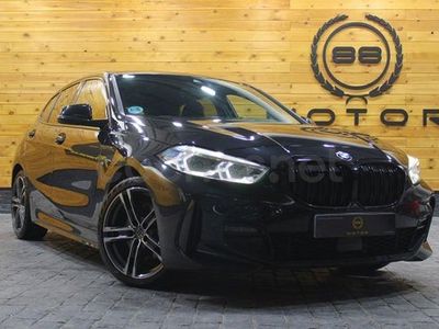 Usado BMW 118 Comfort Edition 150 CV (110 kW) 2022 Negro Utilitario