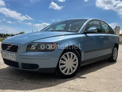 Usado Volvo S40 Momentum 170 CV (125 kW) 2004 Azul Berlina