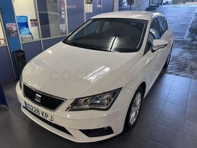 Usado Seat Leon Style 110 CV (80 kW) 2018 Blanco Berlina