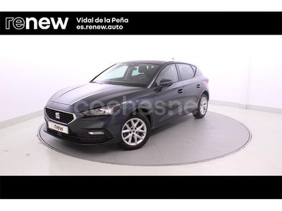 Usado Seat Leon Style 150 CV (110 kW) 2021 Gris / plata Berlina
