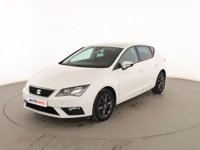 Usado Seat Leon Style 115 CV (84 kW) 2019 Blanco Berlina