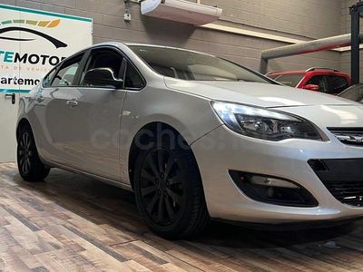 Usado Opel Astra Excellence 110 CV (80 kW) 2016 Gris / plata Berlina
