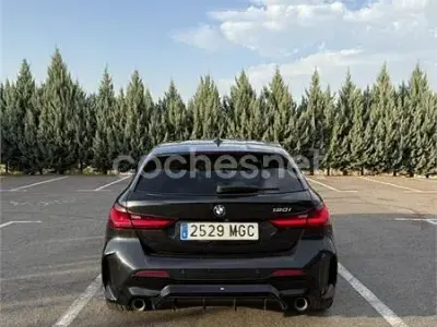 Usado BMW 120 178 CV (130 kW) 2023 Negro Berlina