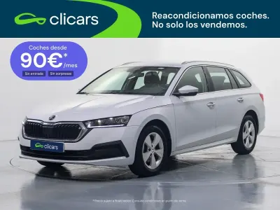 Usado Skoda Octavia Ambition 110 CV (80 kW) 2021 Blanco Familiar