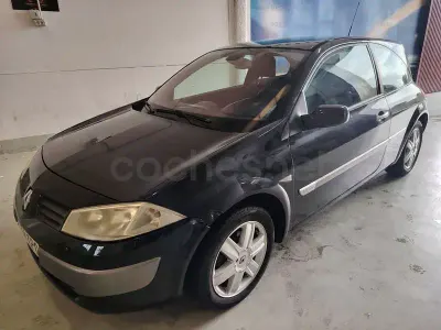 Usado Renault Mégane II Dynamique 115 HP (84 kW) 2003 Preto Sedan