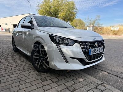 Usado Peugeot 208 Allure 101 CV (74 kW) 2020 Blanco Utilitario