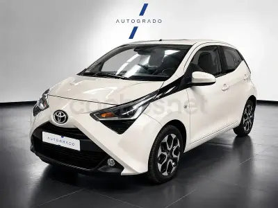 Usado Toyota Aygo X-play 72 CV (52 kW) 2019 Blanco Utilitario