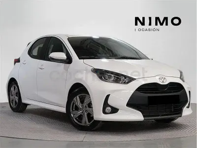 Usado Toyota Yaris Hybrid Active 116 CV (85 kW) 2024 Blanco Berlina