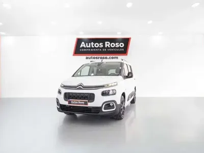 Usado Citroën Berlingo Shine 102 CV (75 kW) 2021 Blanco Monovolumen