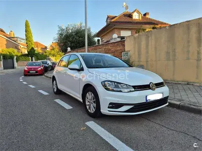 Usado VW Golf VII 110 CV (80 kW) 2018 Blanco Familiar