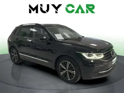 Begagnad VW Tiguan Life 150 HK (110 kW) 2021 Svart SUV