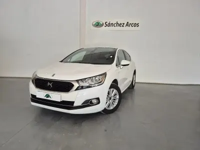 Occasion DS Automobiles DS4 100 PK (73 kW) 2018 Wit Hatchback
