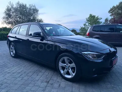Usado BMW 318 143 CV (105 kW) 2014 Negro Familiar