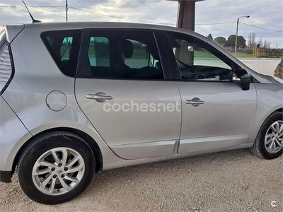Usado Renault Scénic III LIMITED 110 CV (80 kW) 2016 Blanco Monovolumen