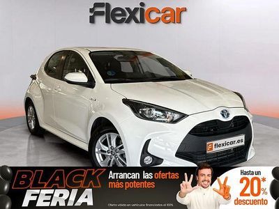 Usado Toyota Yaris Hybrid Active 116 CV (85 kW) 2021 Blanco Berlina