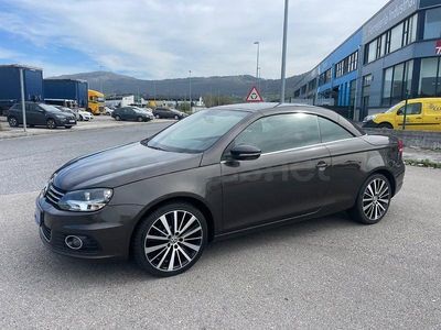 Usado VW Eos Sport 140 CV (102 kW) 2013 Marrón Descapotable