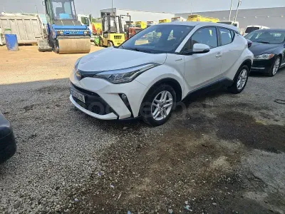 Usado Toyota C-HR Advance 122 CV (89 kW) 2021 Blanco SUV
