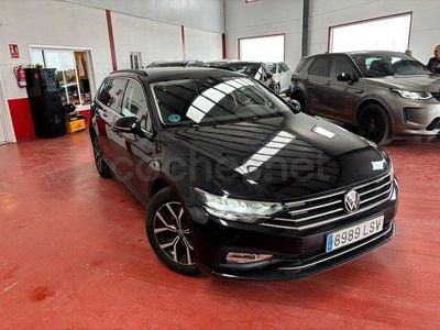 Usado VW Passat Executive 122 CV (89 kW) 2021 Negro Familiar