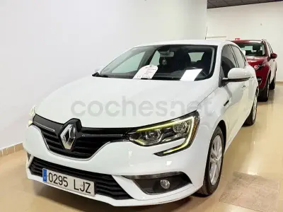 Usado Renault Mégane II Business 115 CV (84 kW) 2021 Blanco Berlina