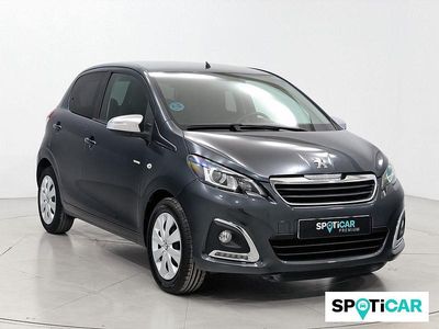 Usado Peugeot 108 Active 72 CV (52 kW) 2022 Gris Berlina